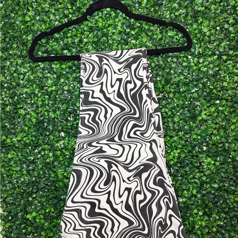 Chic Black and White Swirl Pattern pants